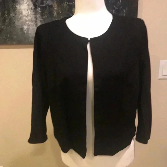 Philosophy black cropped jacket with soft padding in shoulder area-Size Large - Picture 1 of 8